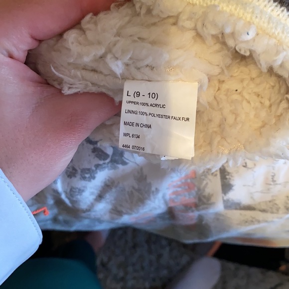 Slippers - Picture 4 of 4